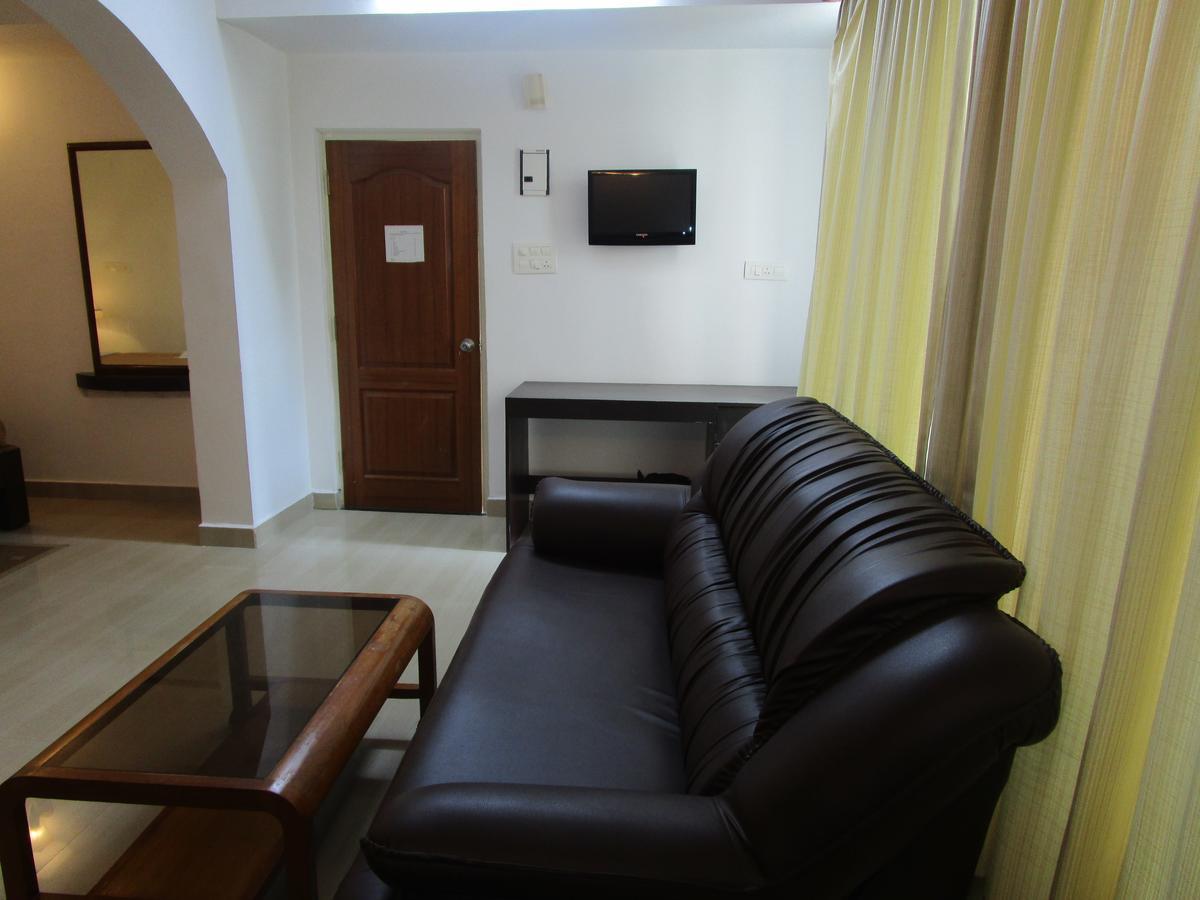 פוטאפארטי Aum Hotel מראה חיצוני תמונה
