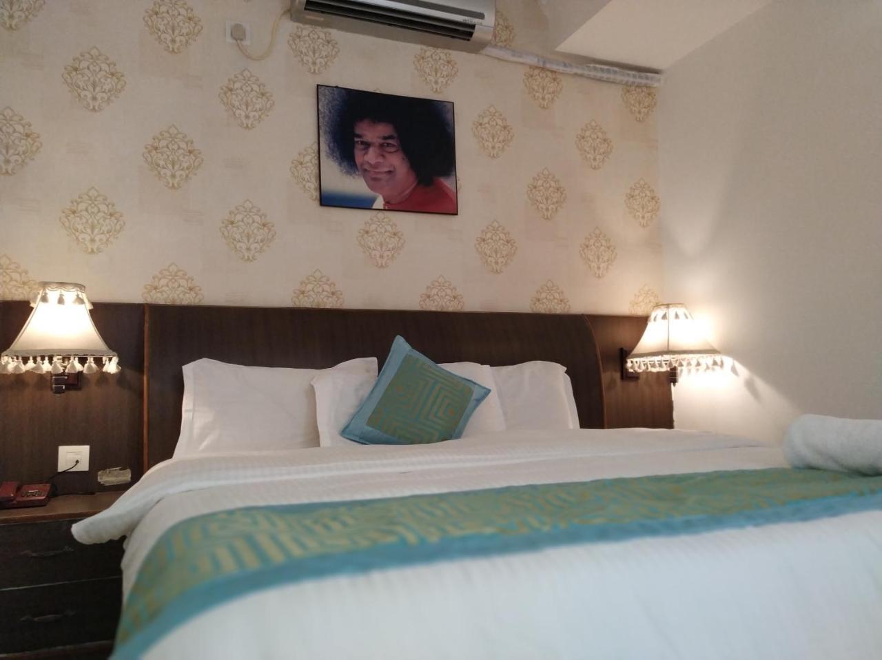פוטאפארטי Aum Hotel מראה חיצוני תמונה