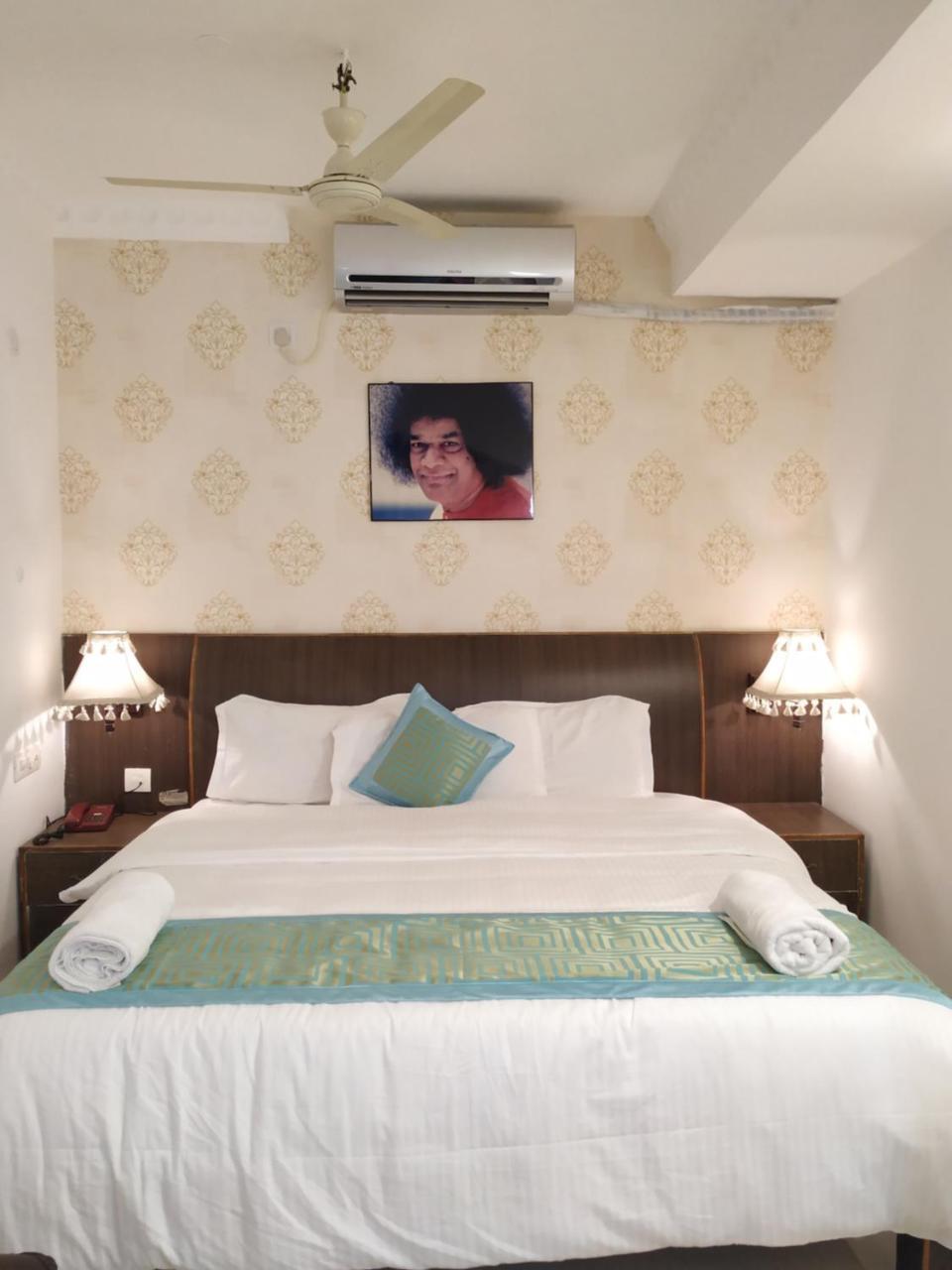 פוטאפארטי Aum Hotel מראה חיצוני תמונה