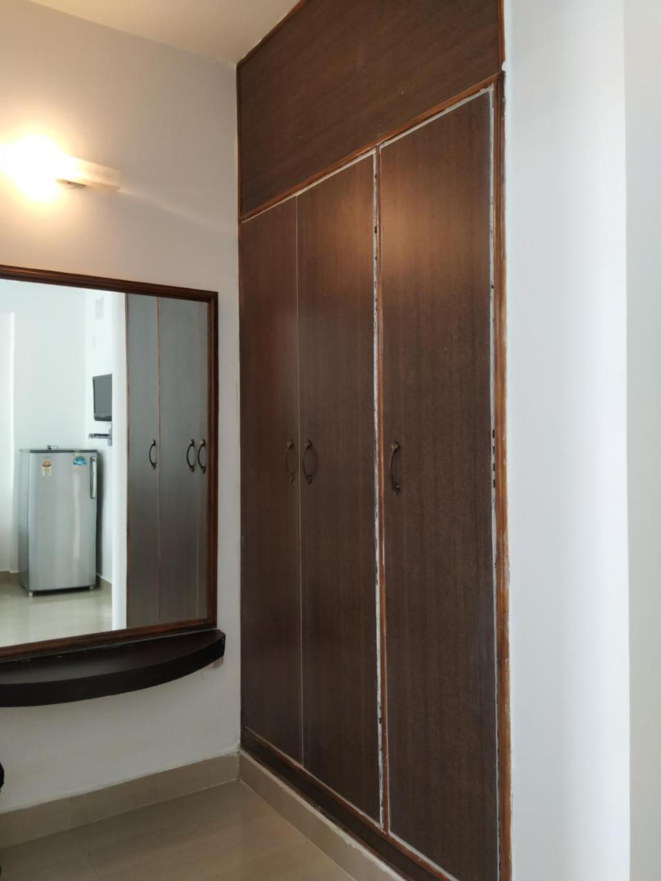 פוטאפארטי Aum Hotel מראה חיצוני תמונה