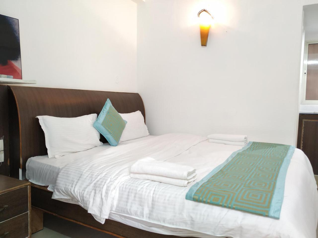 פוטאפארטי Aum Hotel מראה חיצוני תמונה