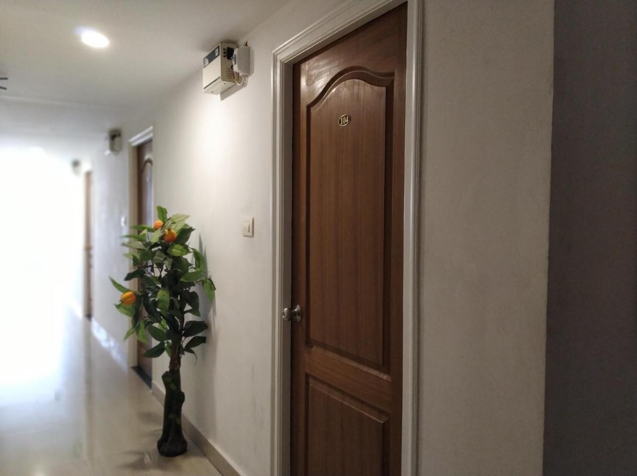פוטאפארטי Aum Hotel מראה חיצוני תמונה